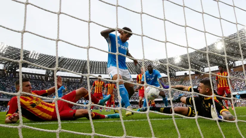 Gol Đovanija di Lorenca (Napoli) na meču sa Lečeom